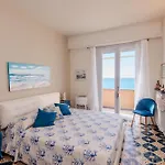 Apartamento Liliana - Sirena - Trilocale Elegante Con Balcone Vista Mare - Accesso Diretto