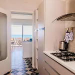 Liliana - Sirena - Trilocale Elegante Con Balcone Vista Mare - Accesso Diretto Apartamento *