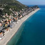 Apartamento Liliana - Sirena - Trilocale Elegante Con Balcone Vista Mare - Accesso Diretto