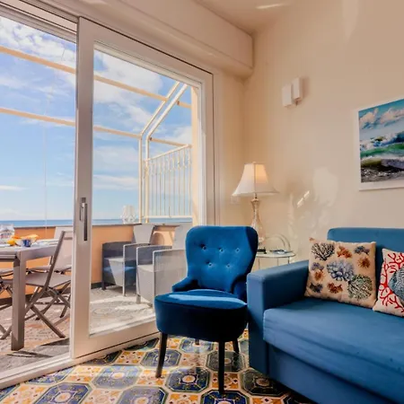 Liliana - Casa Azul - Trilocale Elegante Con Balcone Vista Mare - Accesso Diretto Varigotti