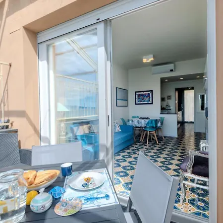 Liliana - Casa Azul - Trilocale Elegante Con Balcone Vista Mare - Accesso Diretto Varigotti