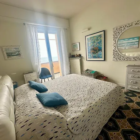 Liliana - Casa Azul - Trilocale Elegante Con Balcone Vista Mare - Accesso Diretto Varigotti