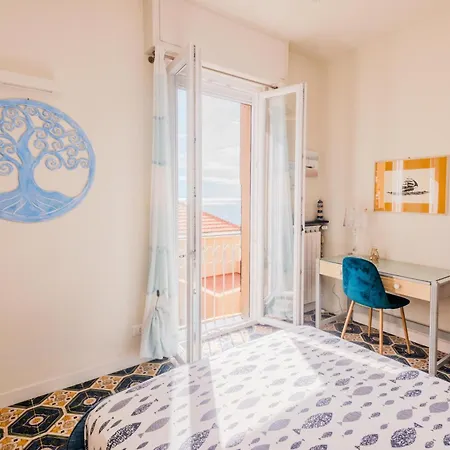 Apartamento Liliana - Sirena - Trilocale Elegante Con Balcone Vista Mare - Accesso Diretto *
