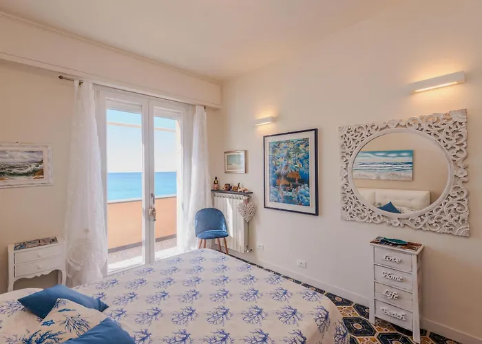 Liliana - Sirena - Trilocale Elegante Con Balcone Vista Mare - Accesso Diretto Apartamento *